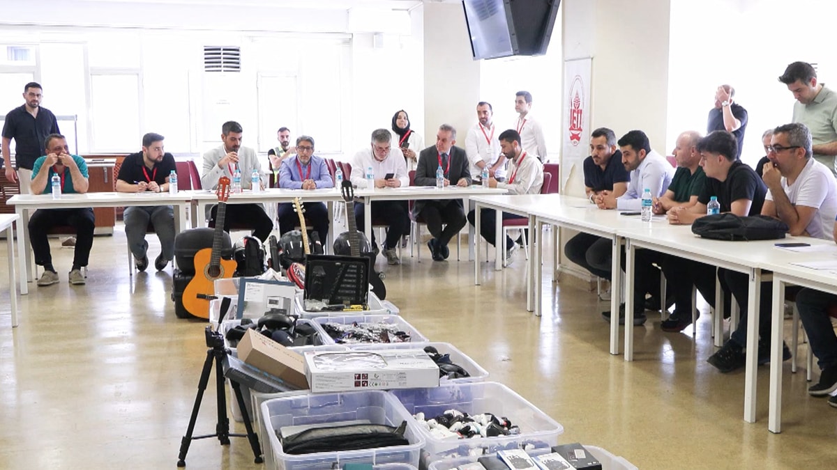 İETT otobüslerinde unutulan eşyalar açık artırmayla satıldı