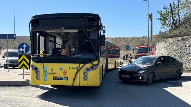 İETT Otobüsü Sultangazi'de İstinat Duvarına Çarptı: 4 Yaralı