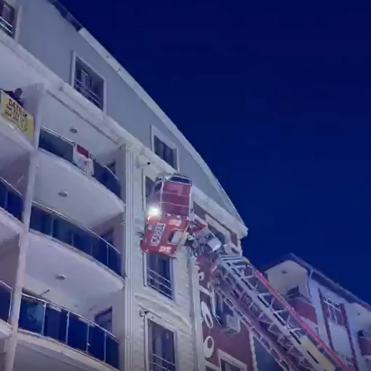 Iğdır'da Apartman Yangını: Merdivenli İtfaiye Aracıyla Tahliye