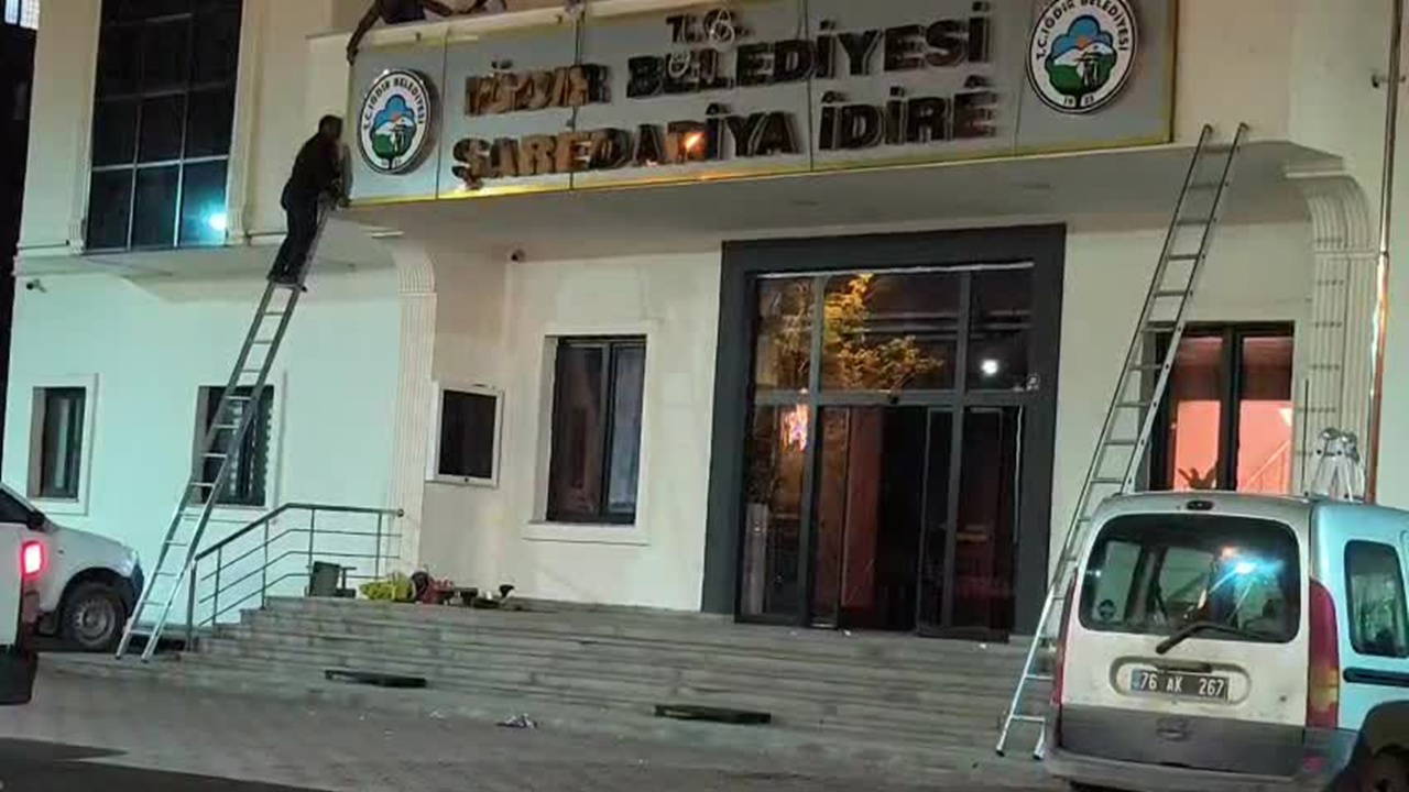 Iğdır Belediyesi'nde 3 başkan yardımcısı görevden alındı