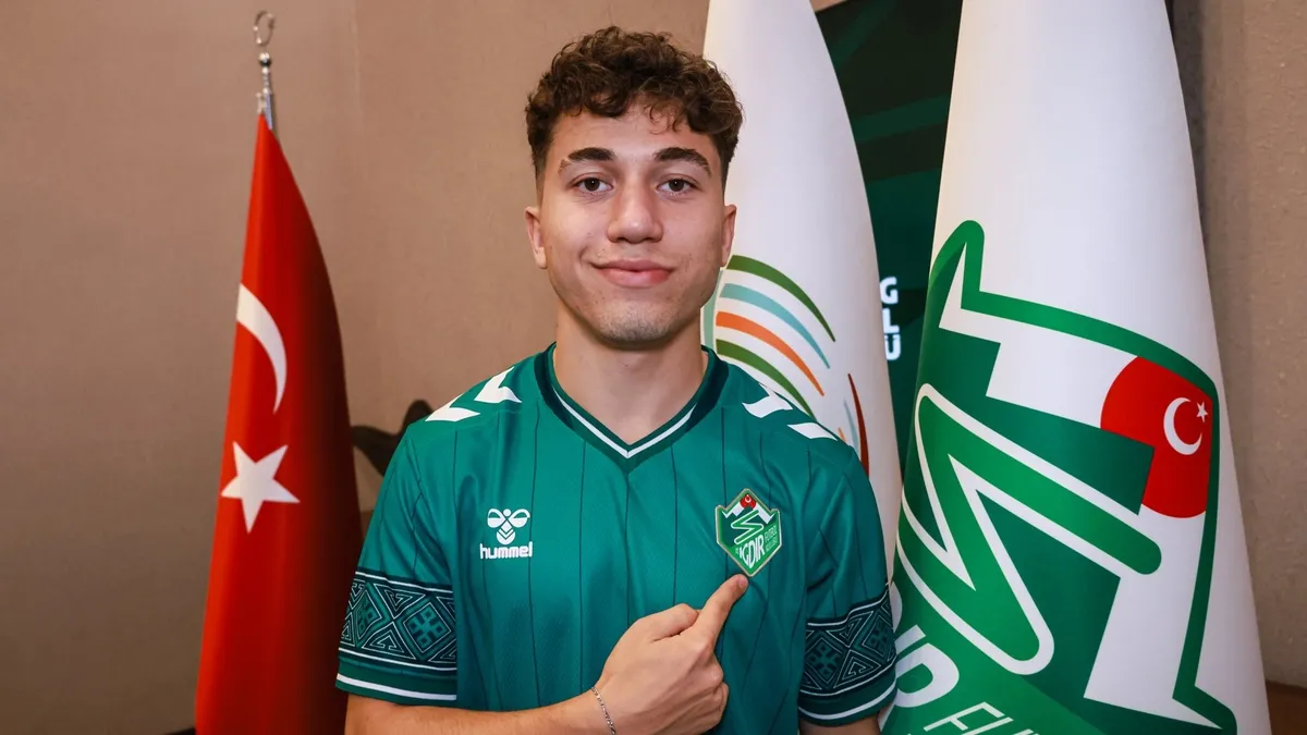 Iğdır FK, 18 yaşındaki orta saha Ertuğrul Yıldırım'ı transfer etti
