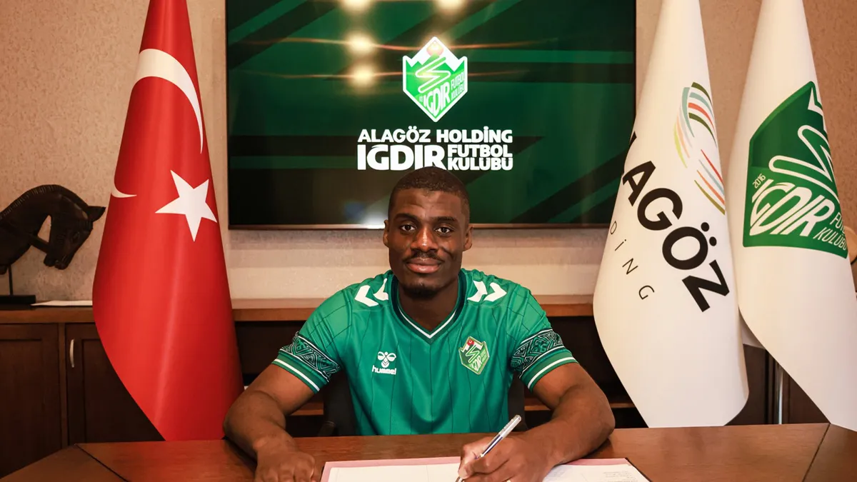 Iğdır FK, Deneyimli Stoper Loic Robert Kouagba'yı Transfer Etti