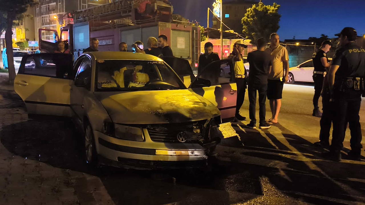 Iğdır'da Park Halindeki Otomobilin Aküsü Patladı: Yangın Söndürüldü