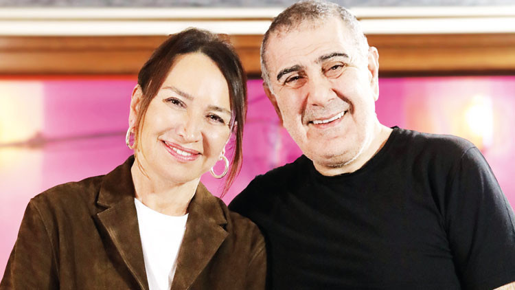 İki Oyuncudan Müzik Sürprizi: Unutulmaz Şarkılar Yeniden