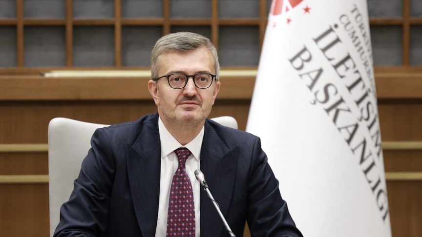 İletişim Başkanı Duran: Koruyucu aile merhametin en güzel tezahürüdür