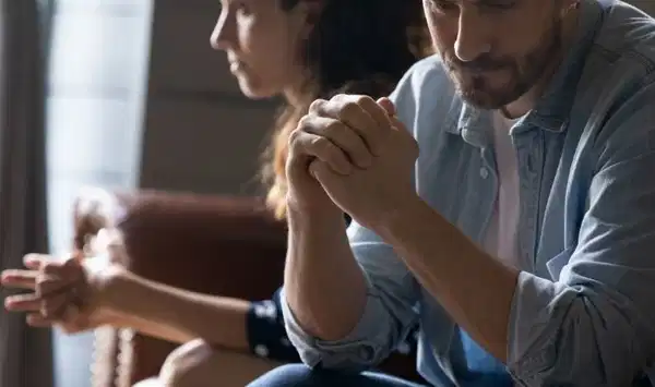 İlgisizlik Karşısında Anında Uzaklaşan 5 Burç: Geri Çekilme Sanatı