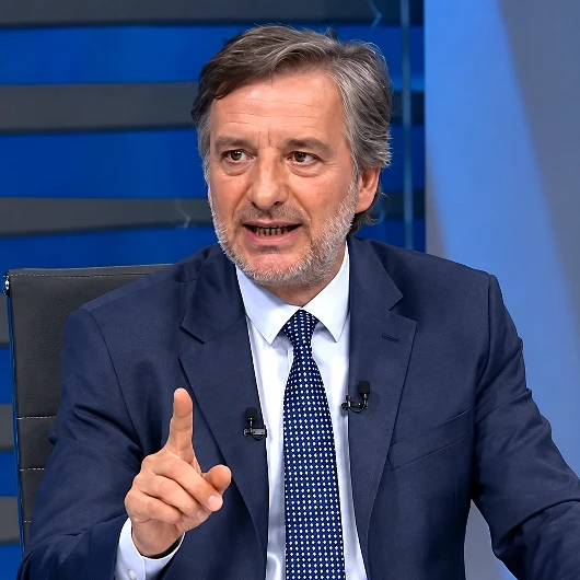 İlker Yağcıoğlu'ndan Fenerbahçe'ye sert eleştiri: '10 topun 8'ini kaybediyor, niye oynatıyorsun