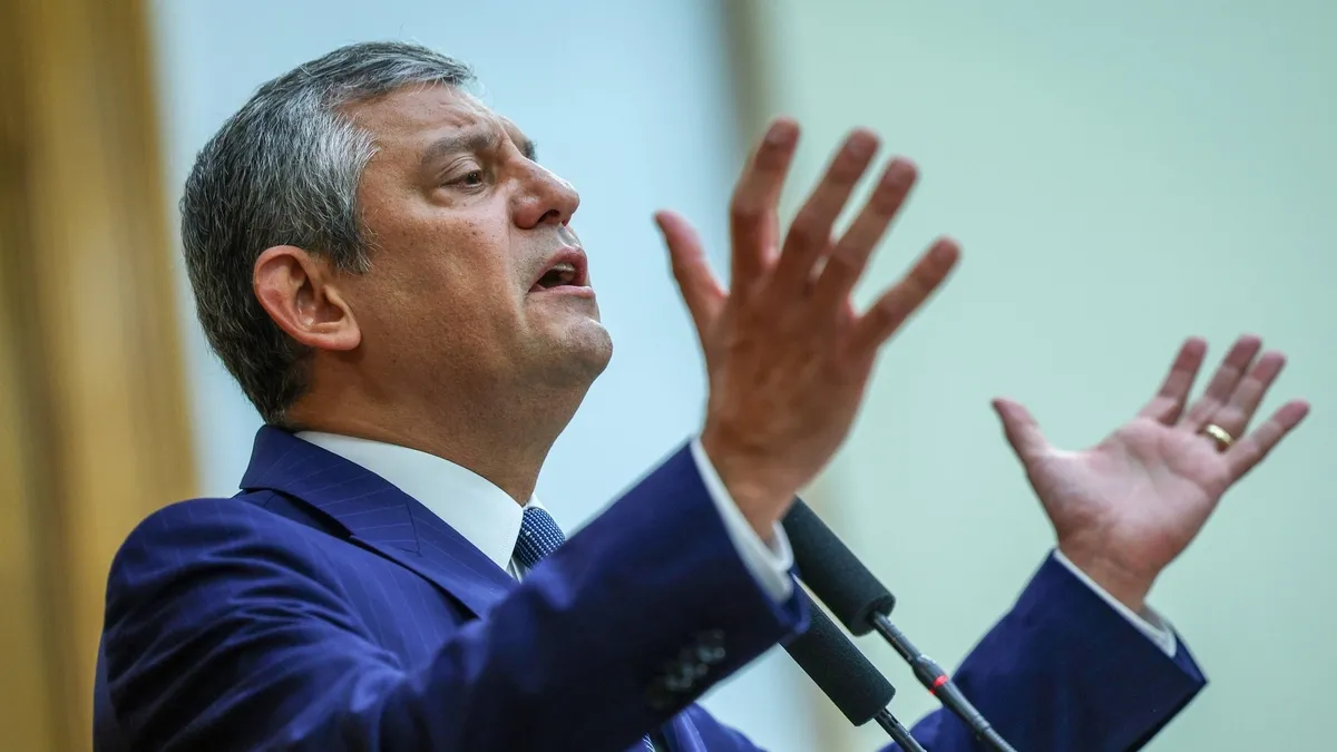 İmamoğlu üfledi Özel söyledi: İkinci parti hazır