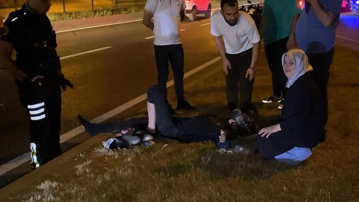 İnegöl'de motosiklet kazası: Oğlunun elini bırakmayan anne yürekleri dağladı