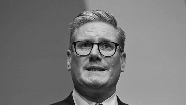 İngiltere Başbakanı Keir Starmer istifa etti