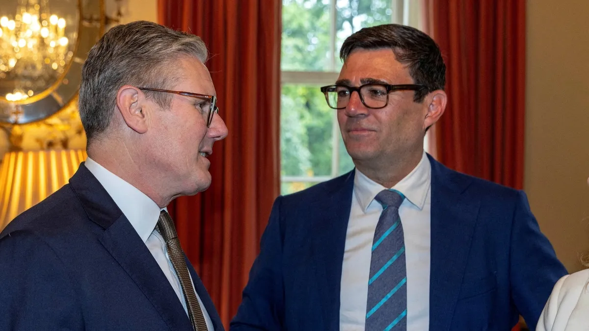 İngiltere Başbakanı Starmer İstifa Etti, Yerine Andy Burnham Geliyor