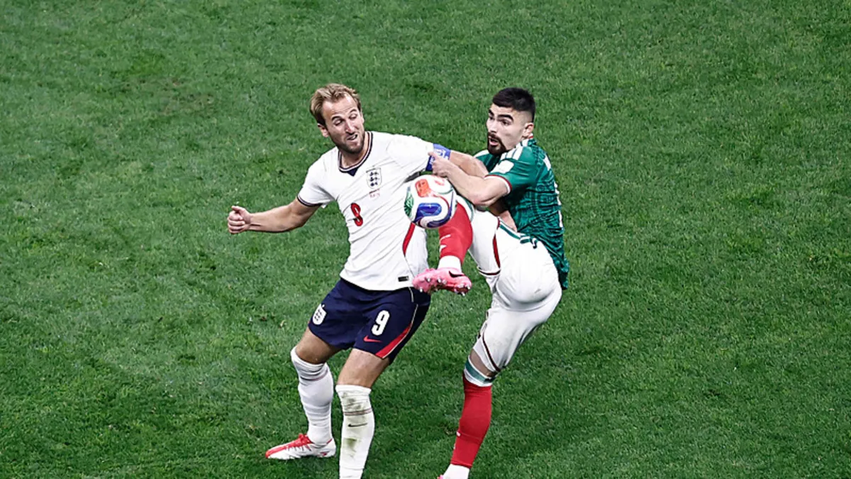 İngiltere, Meksika'yı Azteca'da 3-2 Yenerek Çeyrek Finale Yükseldi