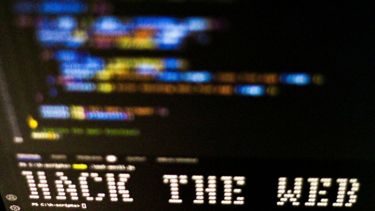 İngiltere'de dev siber saldırı: 100 bin polisin bilgisi dark web'de