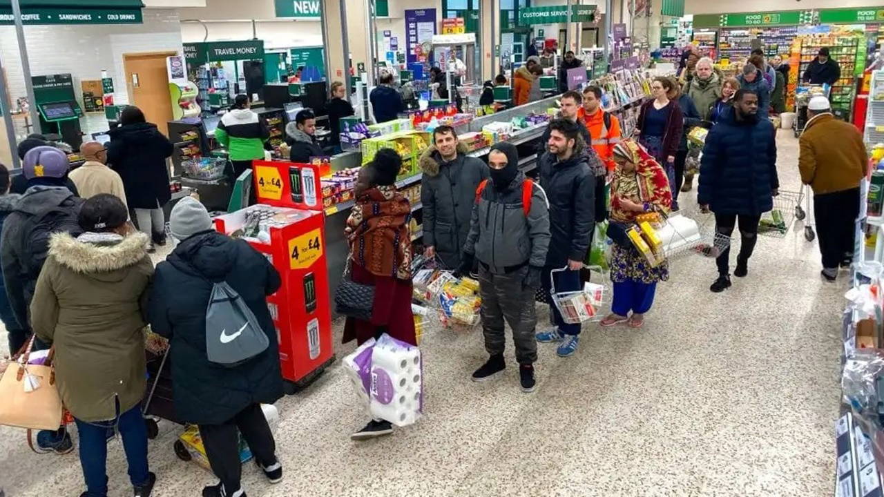 İngiltere'de Siber Saldırı Alarmı: Halka Gıda ve Su Stoklama Çağrısı