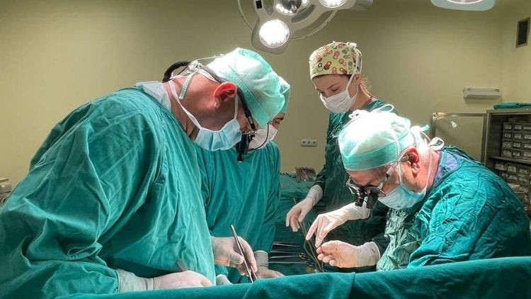 İnönü Üniversitesi'nden dünyada bir ilk: Sekizli çapraz karaciğer nakli