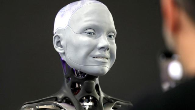 İnsansı robotlar robot okullarında iş hayatına hazırlanıyor