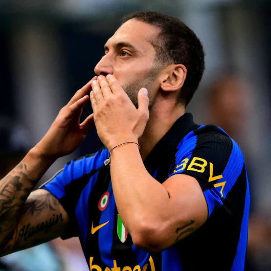Inter Monza'yı 4-1 Devirdi: Hakan Çalhanoğlu'nun Füzesi Gündem Oldu