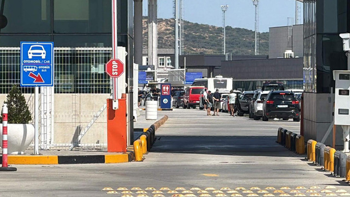 İpsala ve Pazarkule Sınır Kapılarında Giriş Çıkışlar Durdu