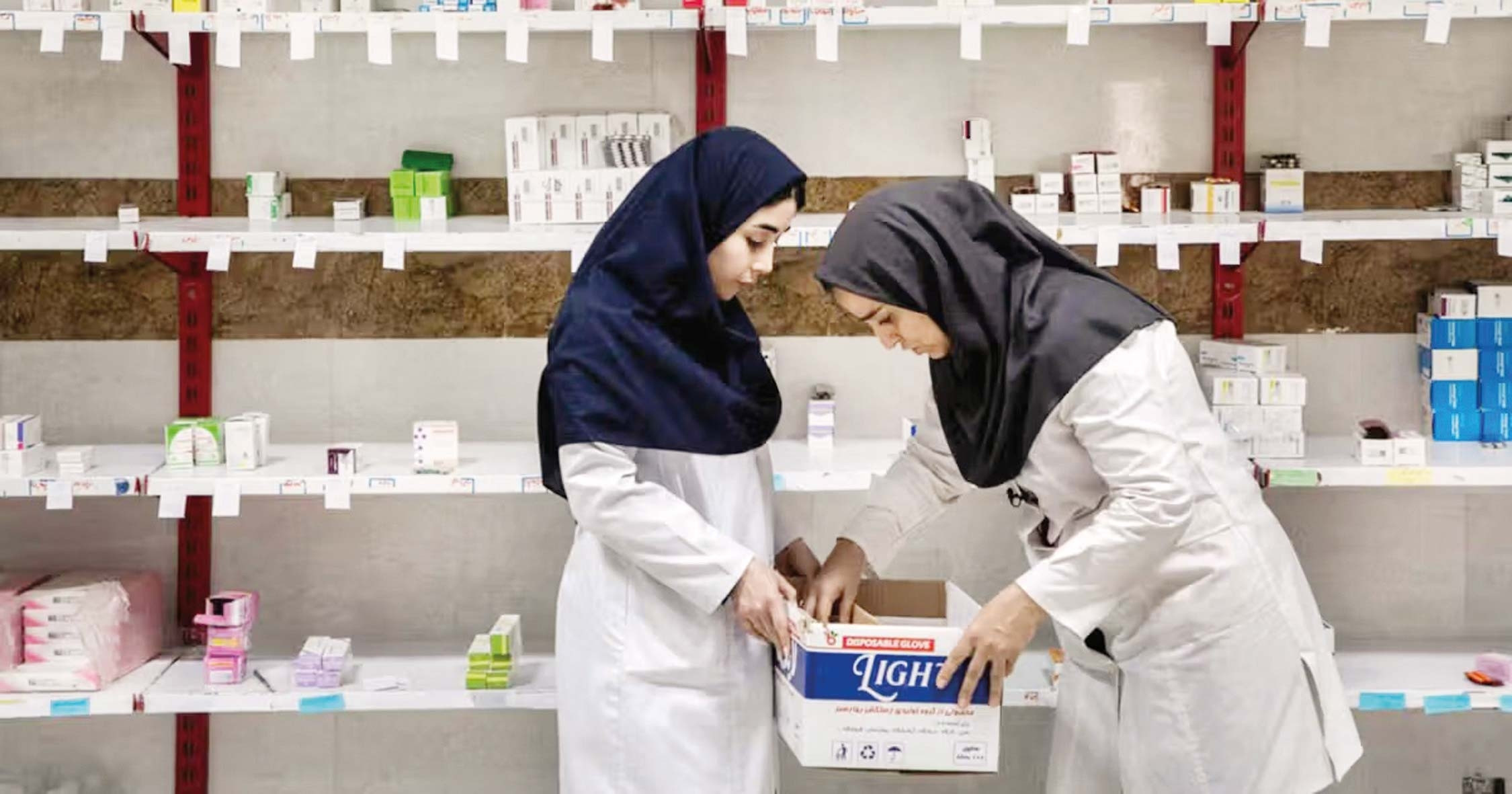 İran'da İlaç Kıtlığı: 800 İlaç Bulunamıyor