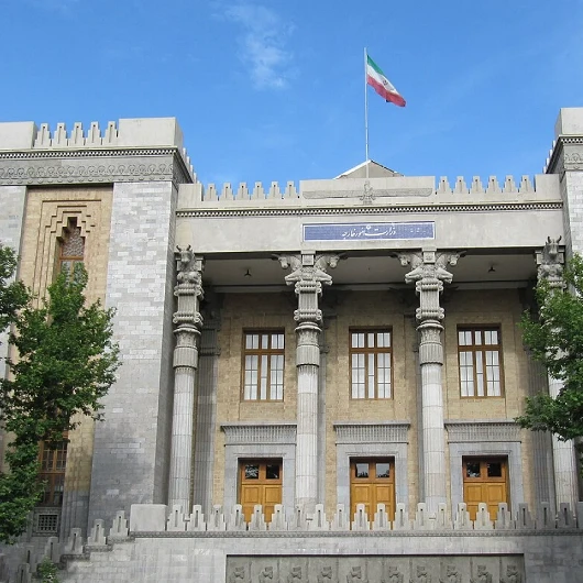 İran'dan Fransa'ya misilleme: İki Fransız diplomat 'istenmeyen kişi' ilan edildi