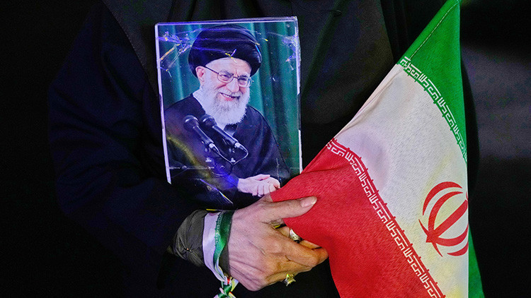 İran, Hamaney için cenaze töreni hazırlıklarına başladı