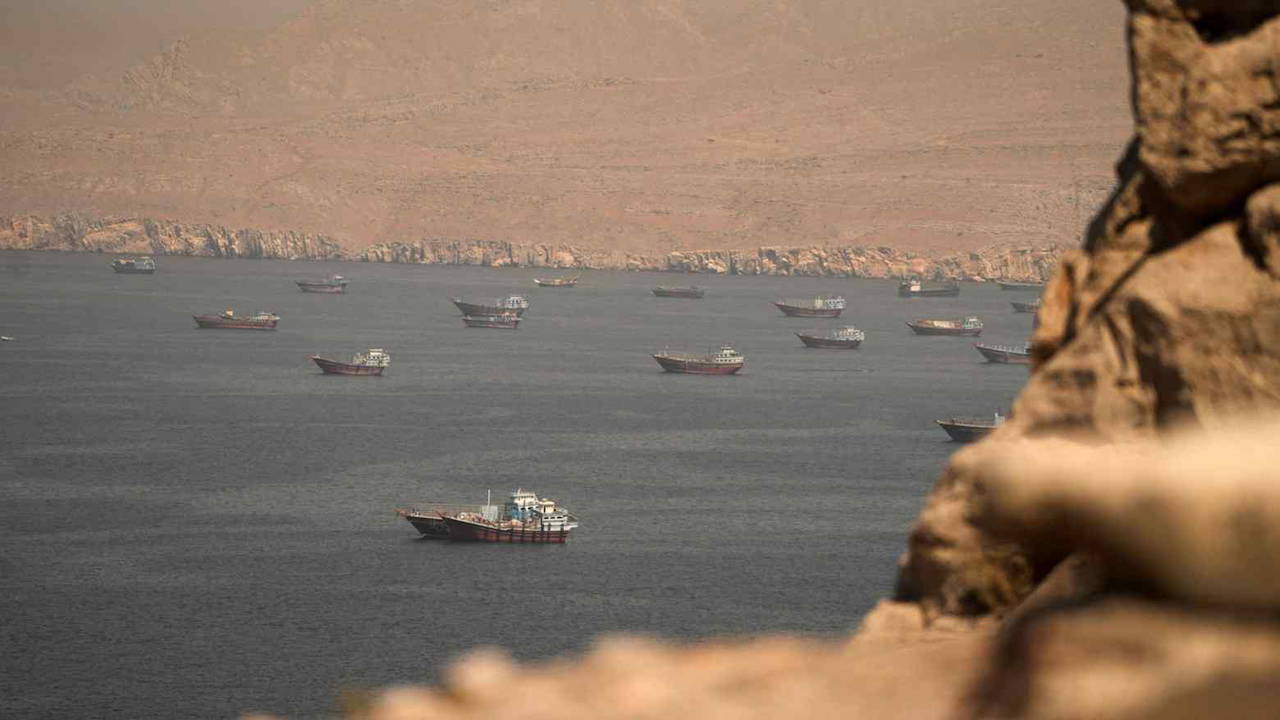 İran: Hürmüz Boğazı gemi geçişlerine kapatıldı