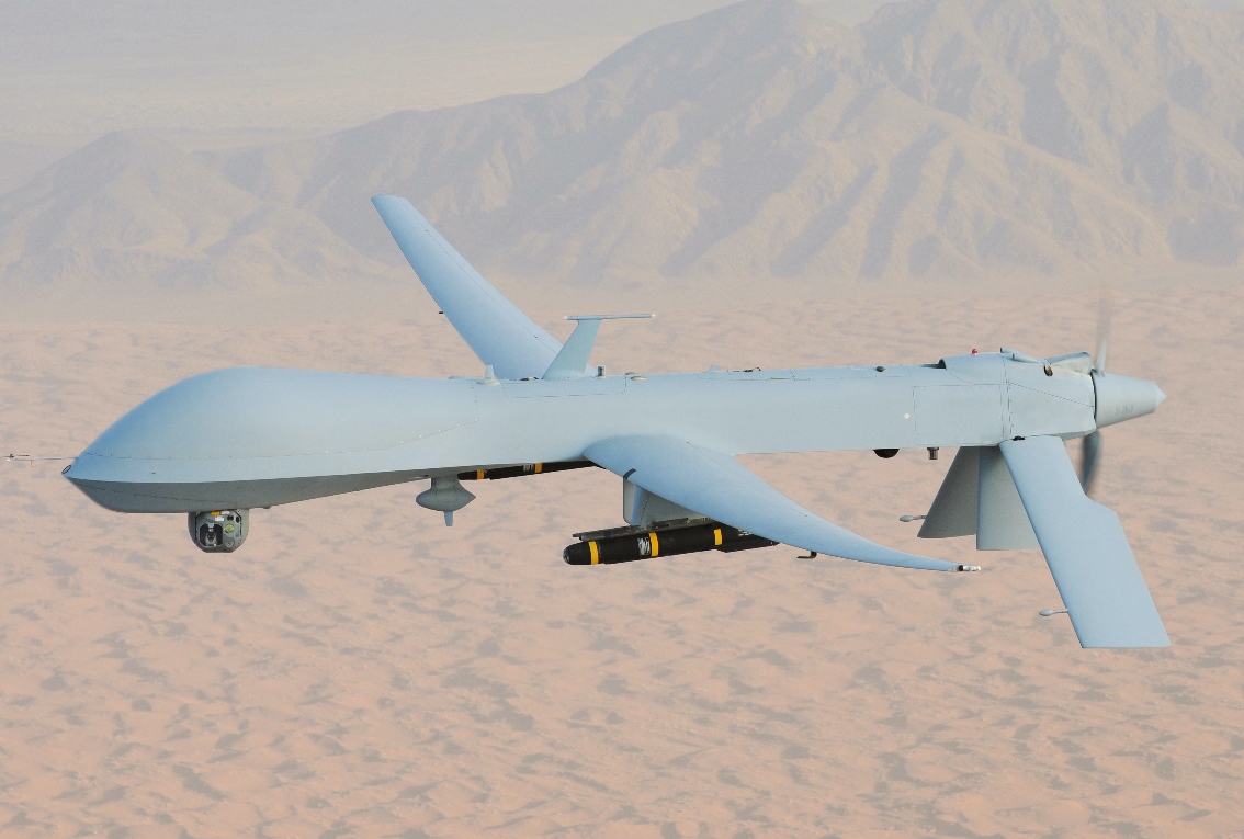 İran, Hürmüz Boğazı'nda ABD Yapımı MQ-1 İHA'yı Düşürdü