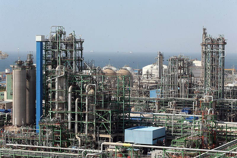 İran Meclis Başkanı: Petrol satamadığımız bölgede kimse satamaz