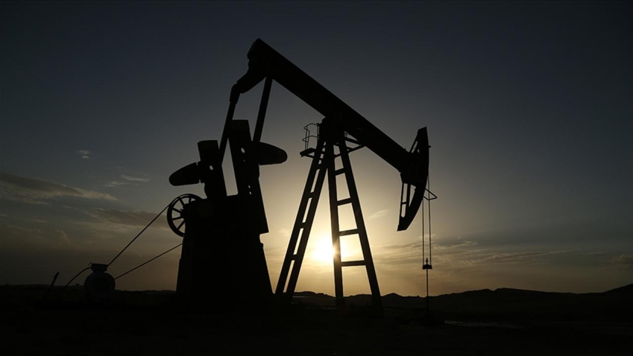 İran, Savaş ve Yaptırımlara Rağmen 5 Milyon Ton Petrol İhraç Etti