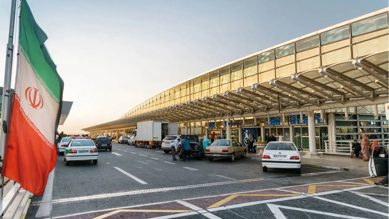 İran'da tüm uçuşlar iptal edildi