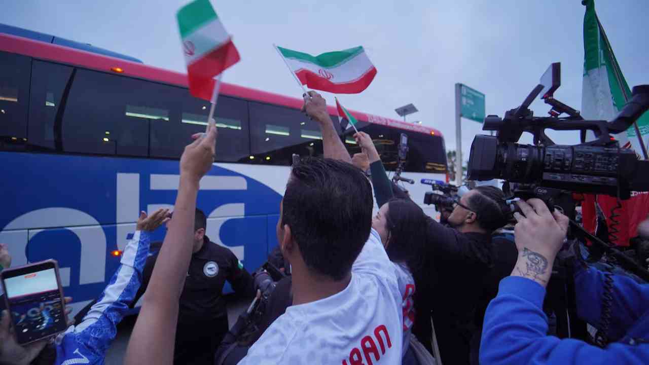 İran'dan FIFA'ya Dünya Kupası protestosu: Taraftar biletleri iptal edildi