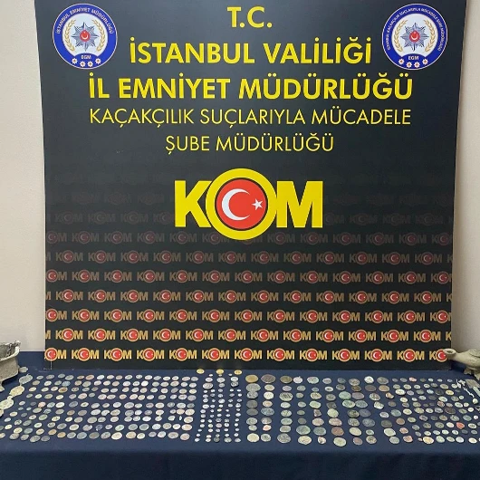 İş Yerinde Tarih Fışkırdı: 402 Sikke ve Obje Ele Geçirildi