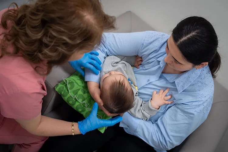 İş yerlerine kreş ve emzirme odası zorunluluğu geliyor