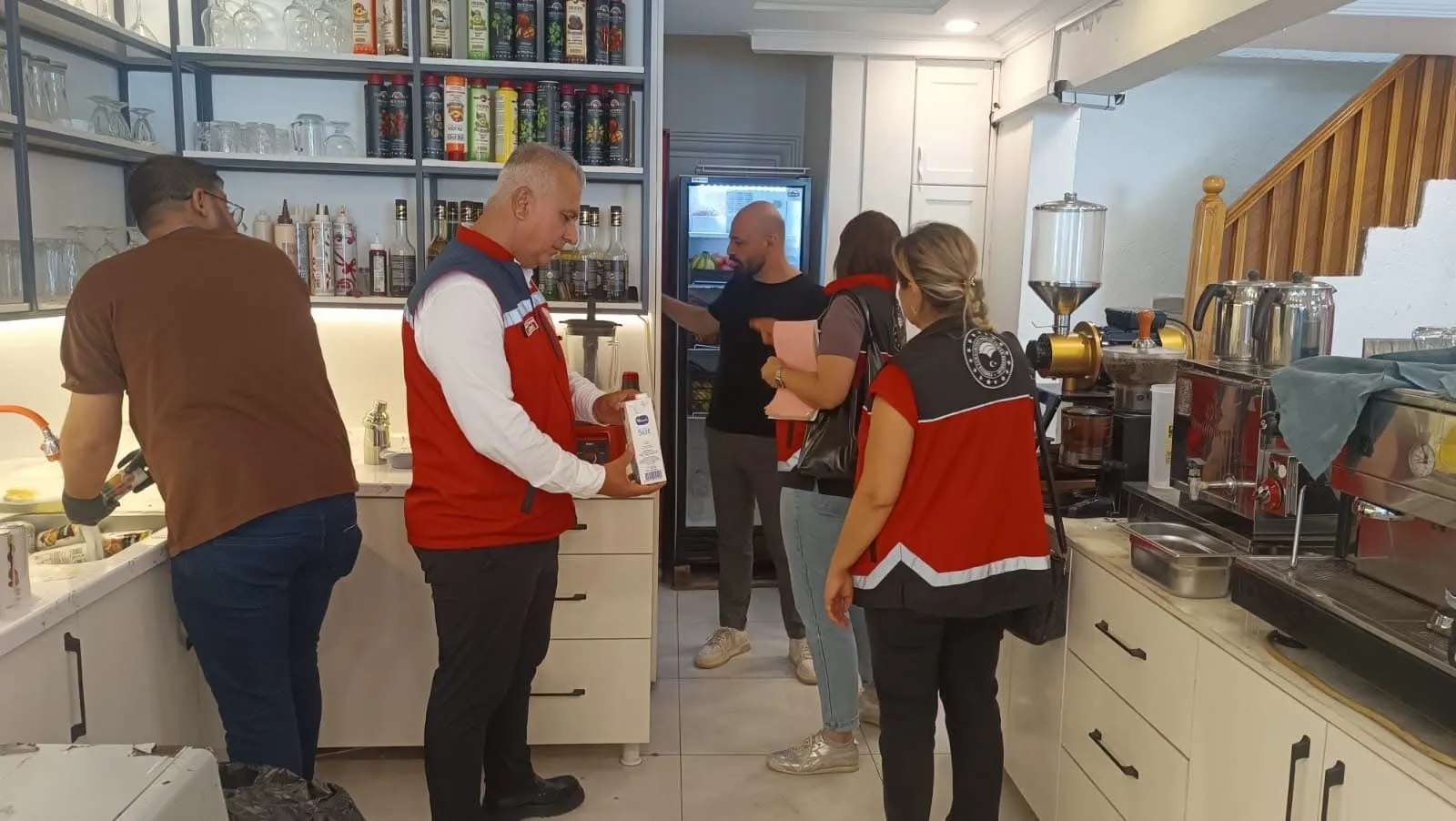 İskenderun'da Gıda Denetimleri Sıklaştı: Hijyen ve Ürün Güvenliği Mercek Altında