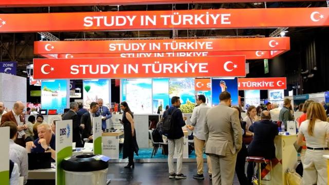 İskoçya'daki Yükseköğretim Fuarına Türkiye Damgası: 96 Üniversite Temsil Edildi