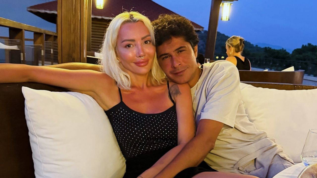 İsmail Hacıoğlu ve eşi Duygu Kumarki'den romantik Muğla tatili