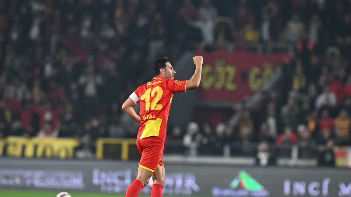 İsmail Köybaşı 36 yaşında futbolu bıraktı
