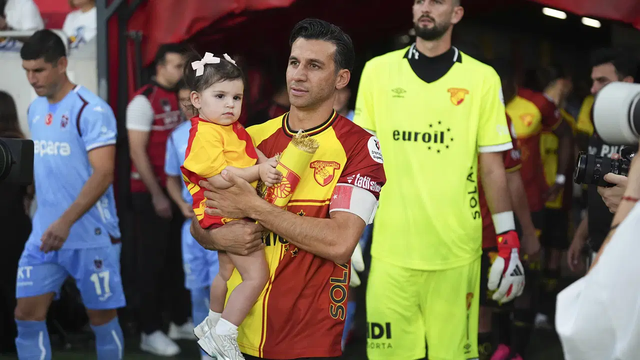 İsmail Köybaşı Jübile Maçında Duygusal Anlar Yaşattı