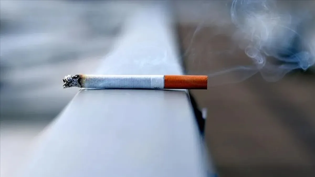 İspanya'da sigara yasağı genişliyor: Teras, plaj ve kampüsler dahil