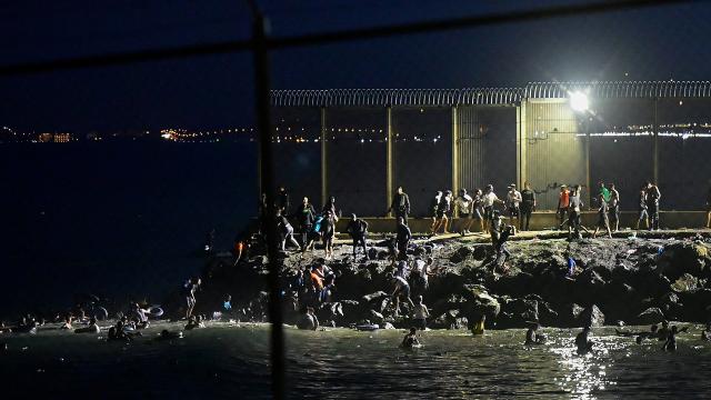 İspanya, Sınır İhlali Nedeniyle Ceuta'ya Asker Gönderiyor