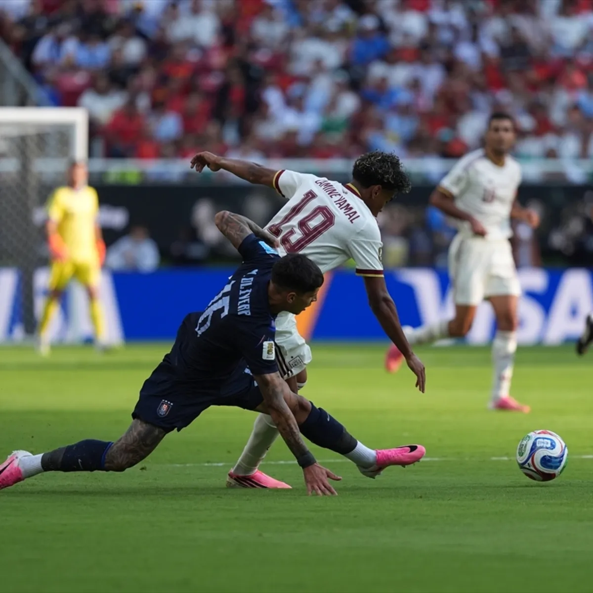 İspanya Uruguay'ı 1-0 Geçti, Son 32 Turuna Yükseldi