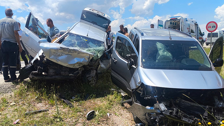 Isparta'da Feci Kaza: 1 Ölü, 5 Yaralı