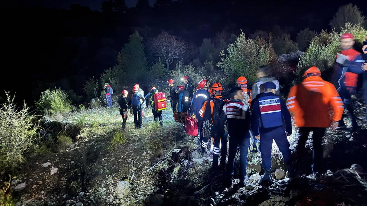 Isparta'da İHH Gönüllüleri İçin Arama Kurtarma: 1 Ölü, 13 Kayıp