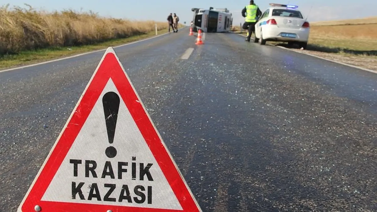Isparta'da tur minibüsü şarampole yuvarlandı: 4 ölü, 16 yaralı