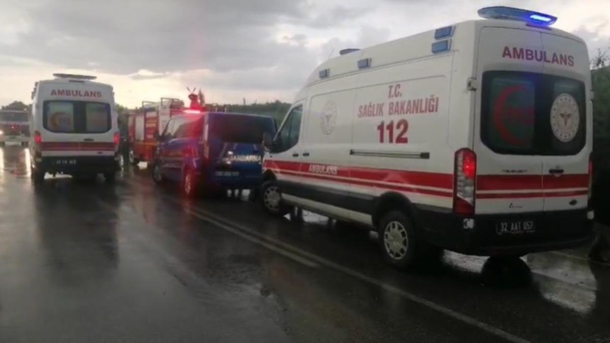 Isparta'da tur minibüsü şarampole yuvarlandı: 5 ölü, 25 yaralı