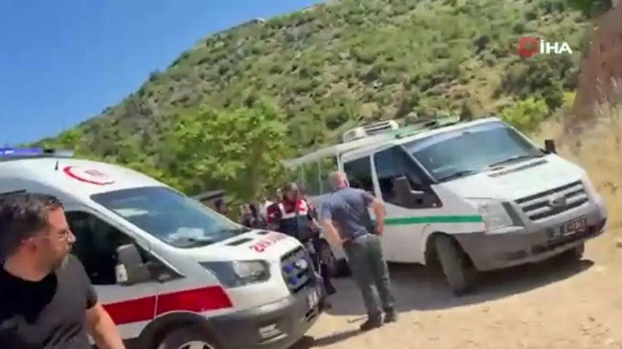 Isparta'da korkunç olay: Park halindeki araçta iki genç cesedi bulundu
