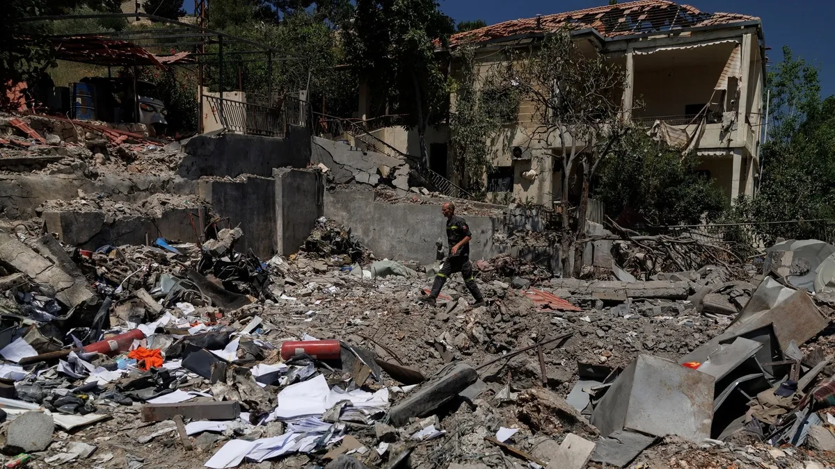 İsrail, Ateşkesi Hiçe Sayarak Lübnan'ı Bombaladı: 16 Ölü