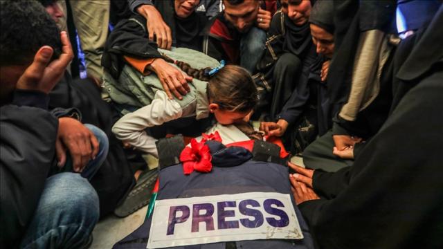 İsrail'in Gazetecilere Yönelik 467 İhlali: 8 Filistinli Gazeteci Hayatını Kaybetti