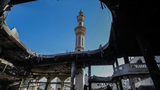İsrail Güçleri Kudüs'te Sabah Ezanını Engelledi