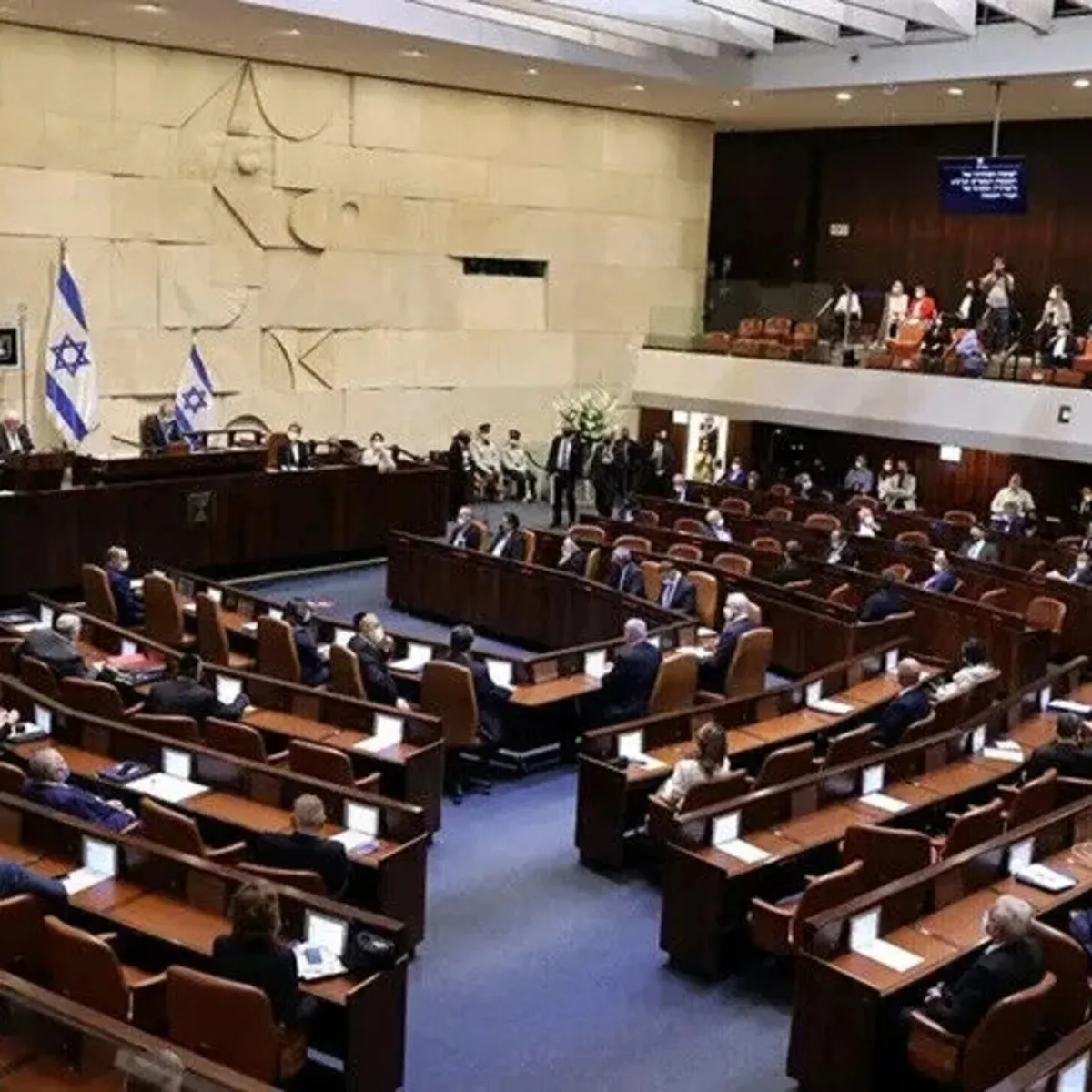 İsrail'de Muhalefet Netanyahu'ya Karşı Birleşti: Seçim Öncesi İmzalar Atıldı